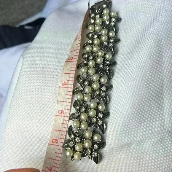 Vintage Florenza Juliana D&E Delizza & Elster Bracelet pearls and Rhinestones - Picture 2 of 7